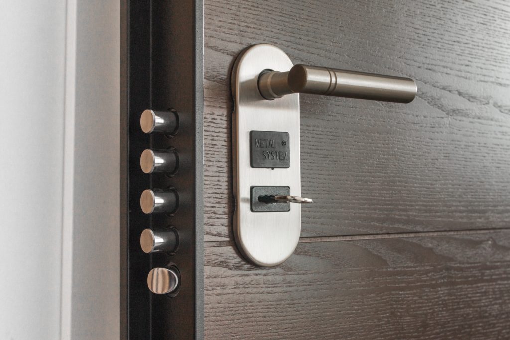 door handle with heavy bolt locks